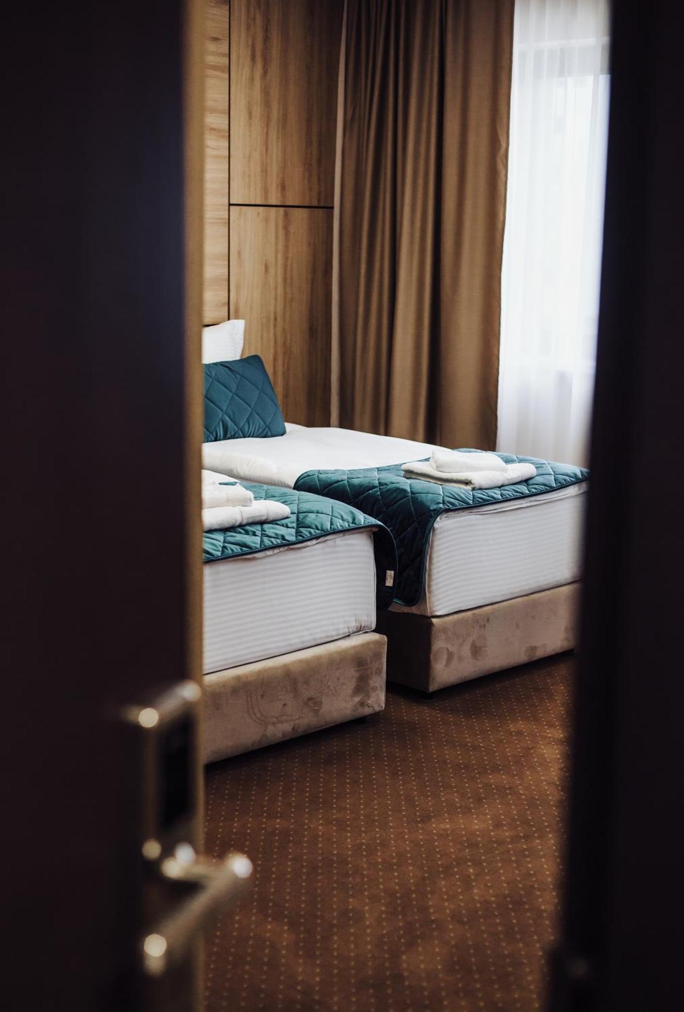 Lukavica Hotel Brcko Gas Sarajevo מראה חיצוני תמונה